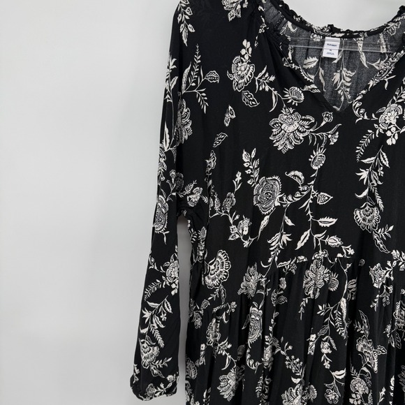 Old Navy Womens XL Black White Floral Tiered Maxi Dress Long Sleeve V-Neck Boho - Picture 2 of 6